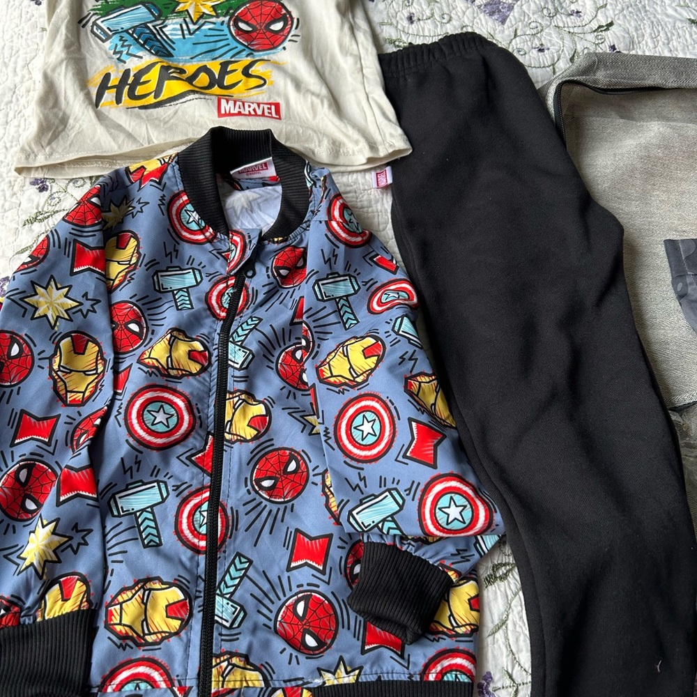 Marvel Superheroes Kids  Set - Blue and Black